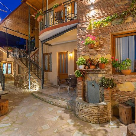 Apartments With Wine Cellar In Old Tbilissi Extérieur photo