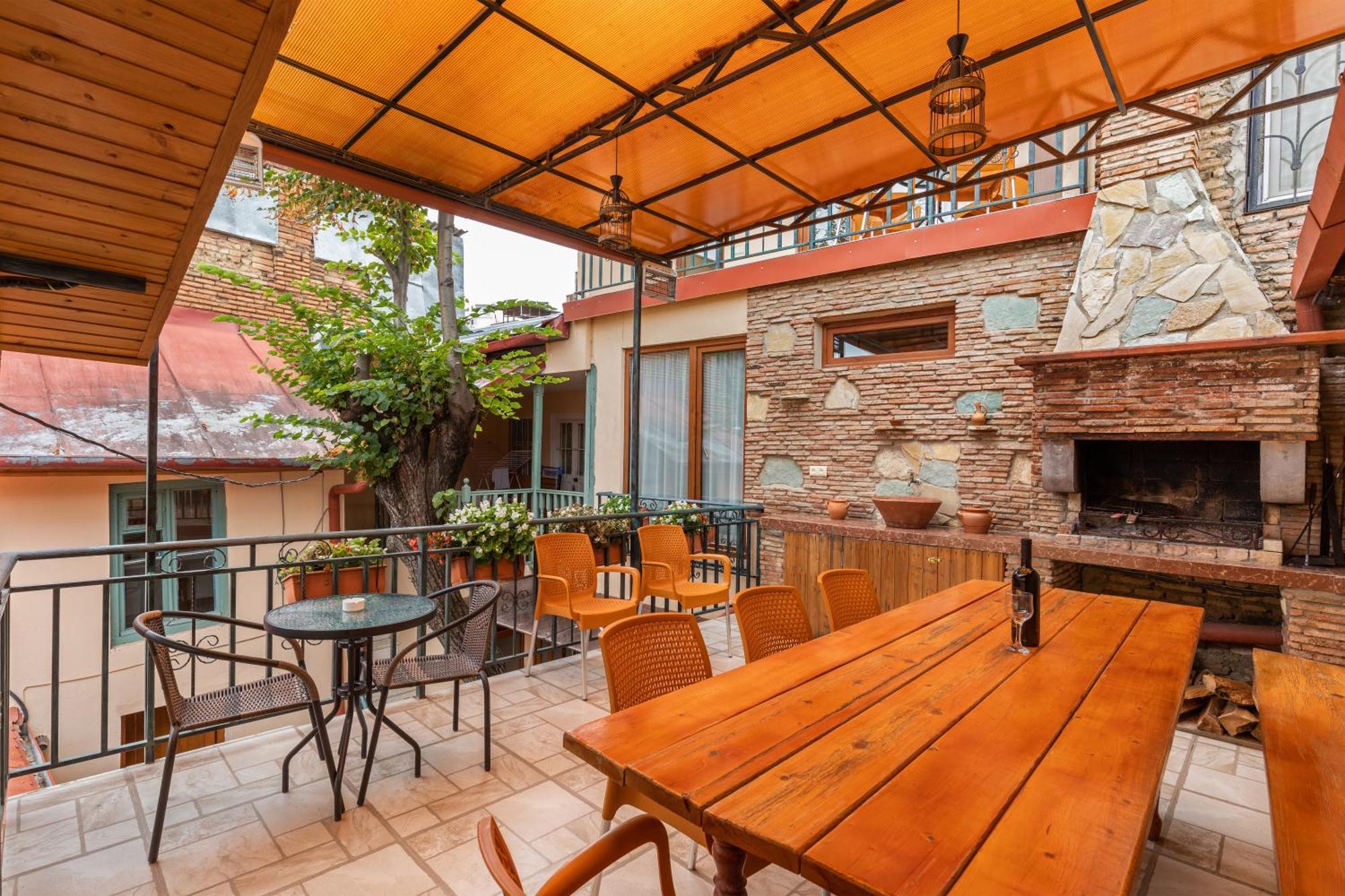 Apartments With Wine Cellar In Old Tbilissi Extérieur photo