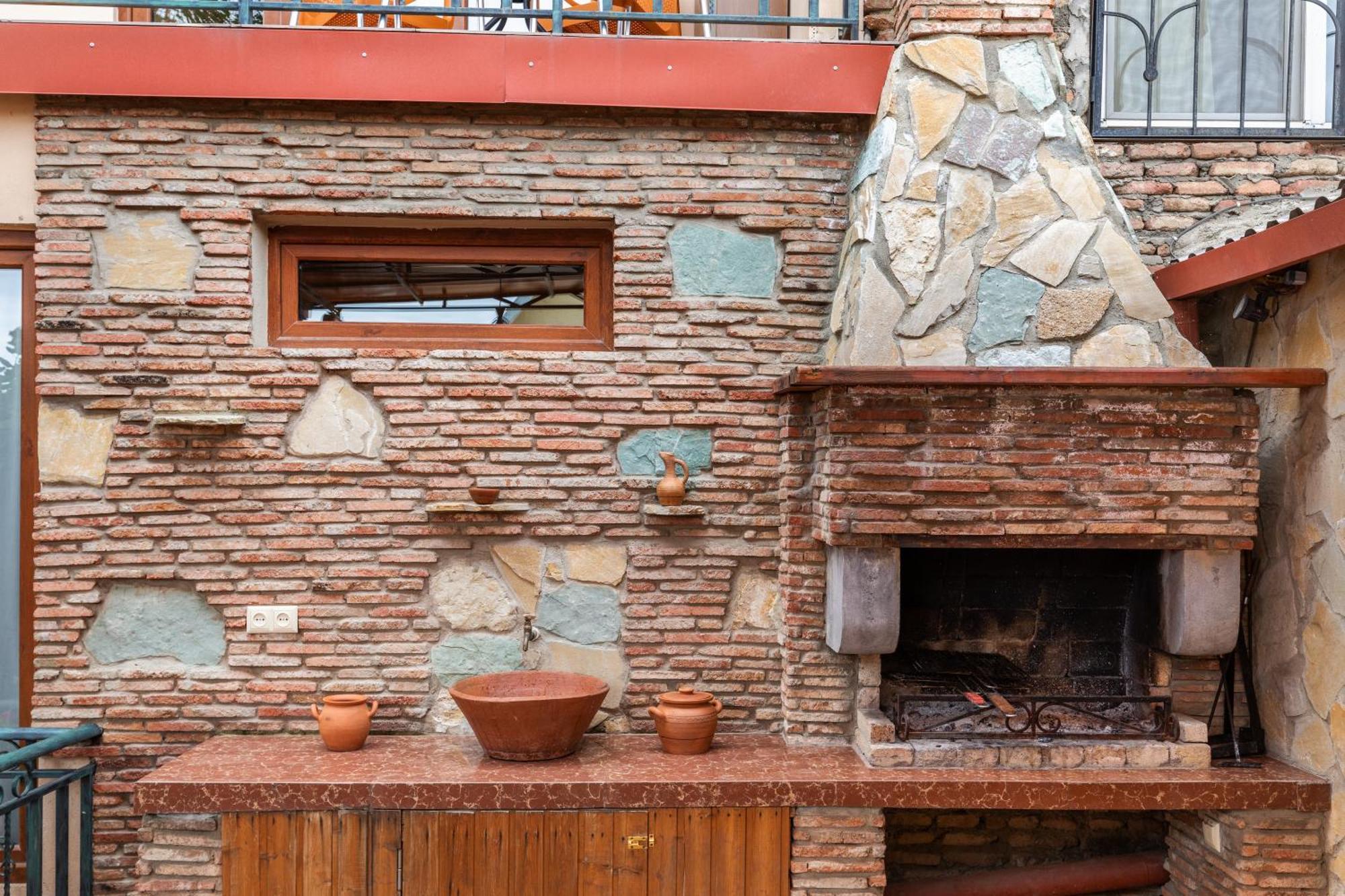 Apartments With Wine Cellar In Old Tbilissi Extérieur photo