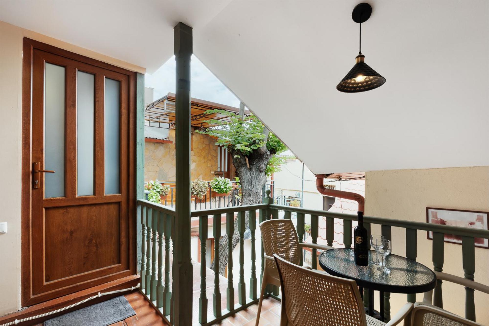 Apartments With Wine Cellar In Old Tbilissi Extérieur photo