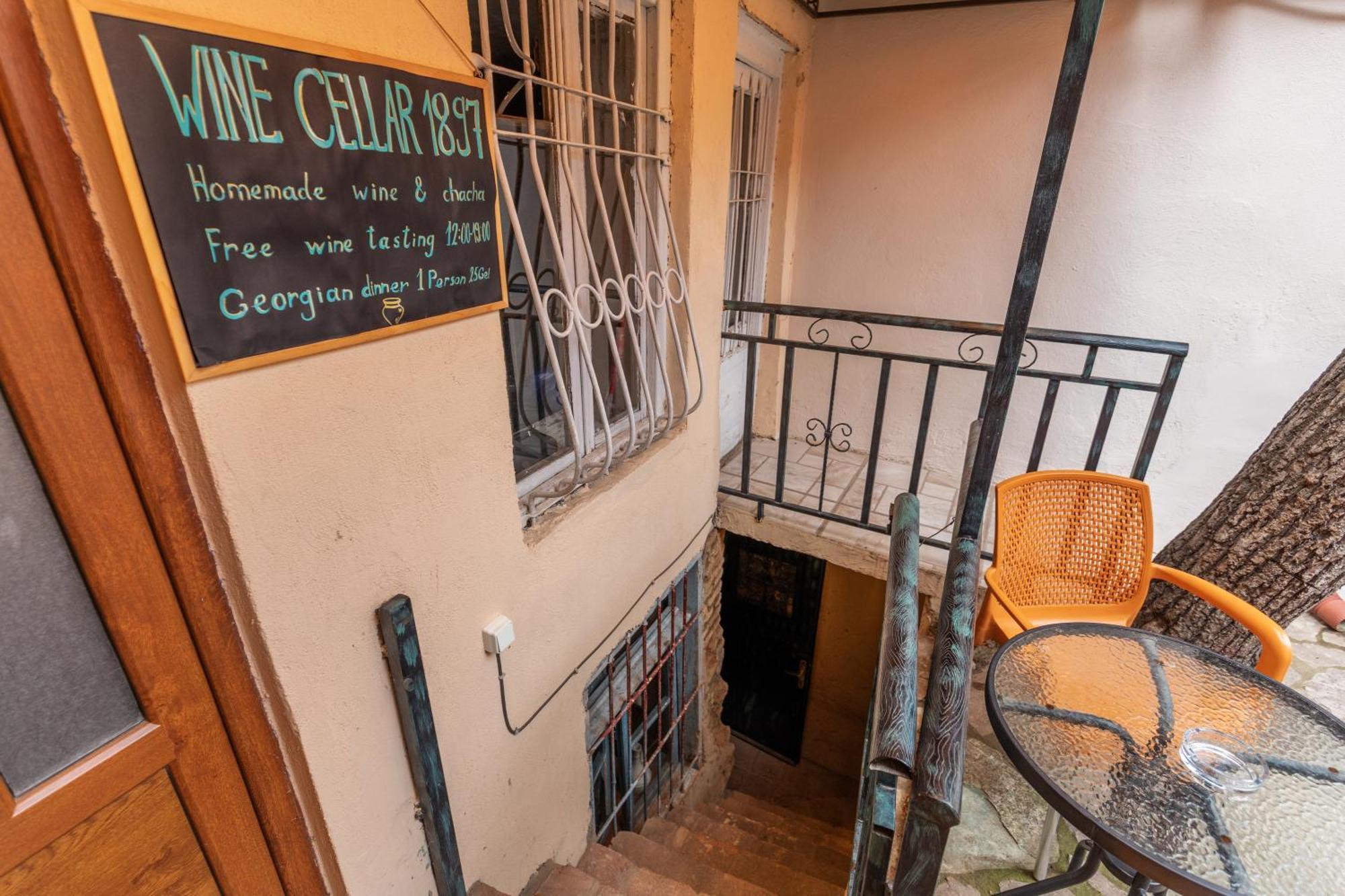 Apartments With Wine Cellar In Old Tbilissi Extérieur photo